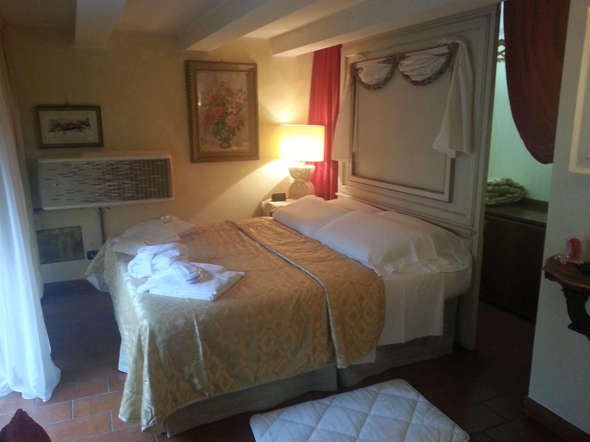 Casa Museo Palazzo Valenti Gonzaga Otel Mantua Dış mekan fotoğraf