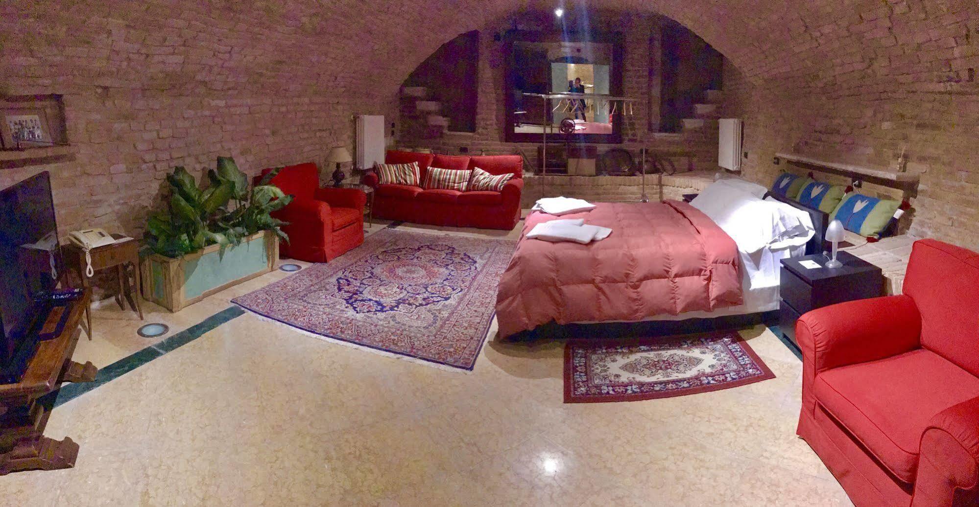 Casa Museo Palazzo Valenti Gonzaga Otel Mantua Dış mekan fotoğraf